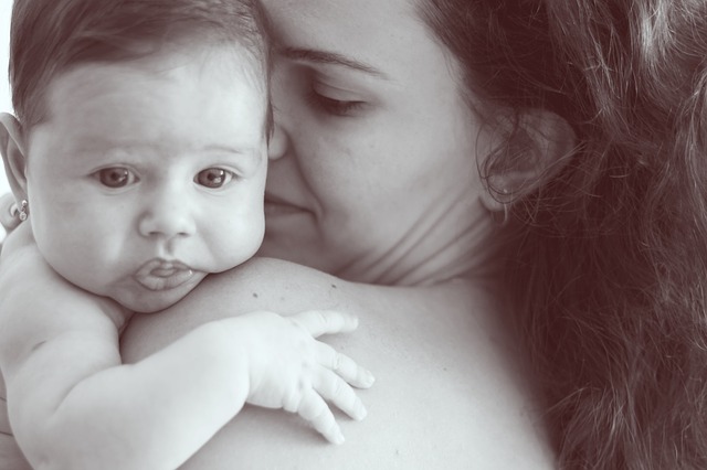 Photo of Woman with Baby: Breasfeeding Lowers Risk of Diabetes